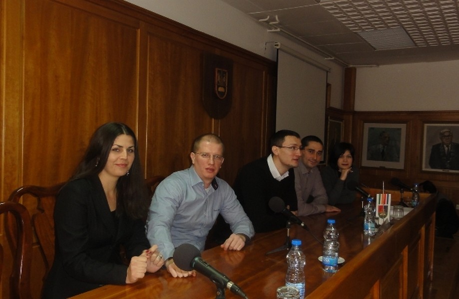 Istraživači saradnici Univerziteta u Kragujevcu